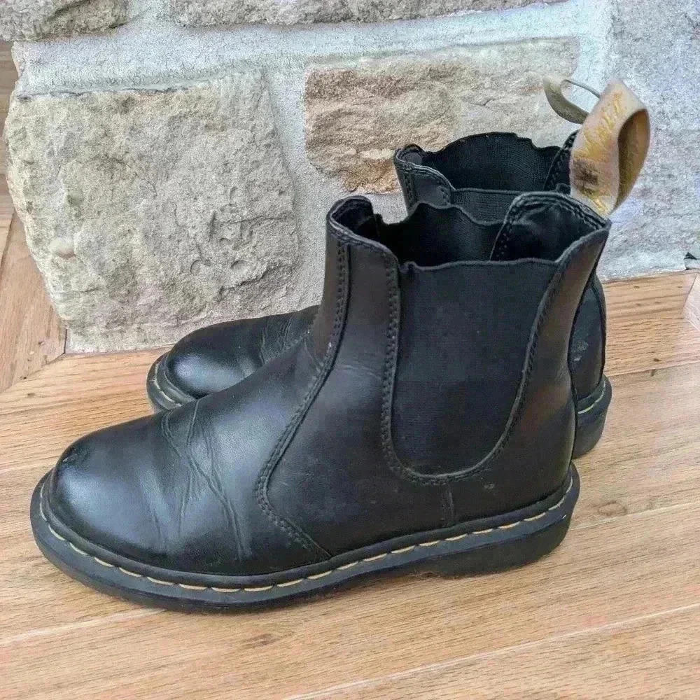 Dr martens men's black vegan soft leather Chelsea boots size 7